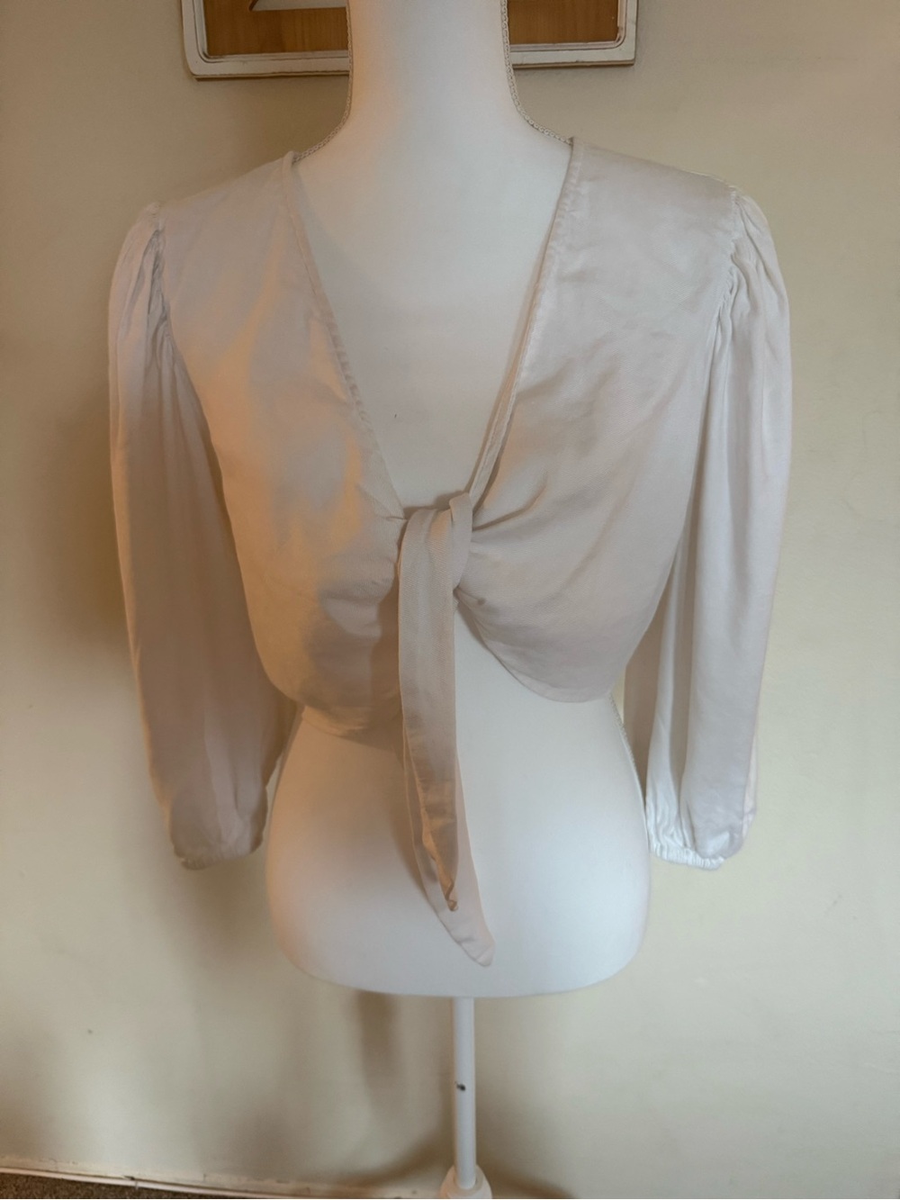 EXPRESS Tied Front Puff Sleeve Women's Top